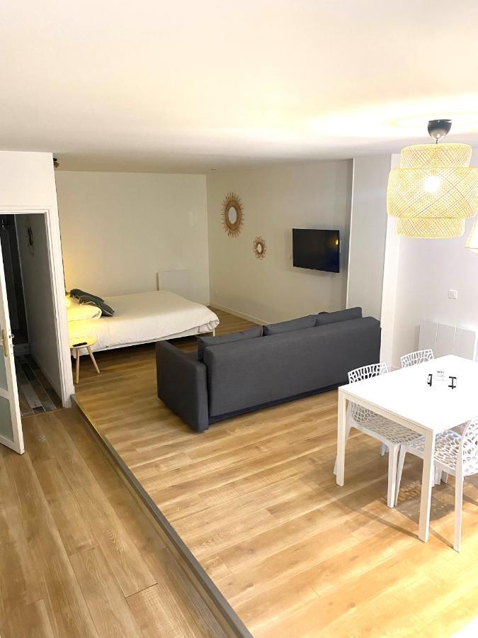 Suite 24 Appart'Hotel-3 Etoiles Le Creusot Exterior foto
